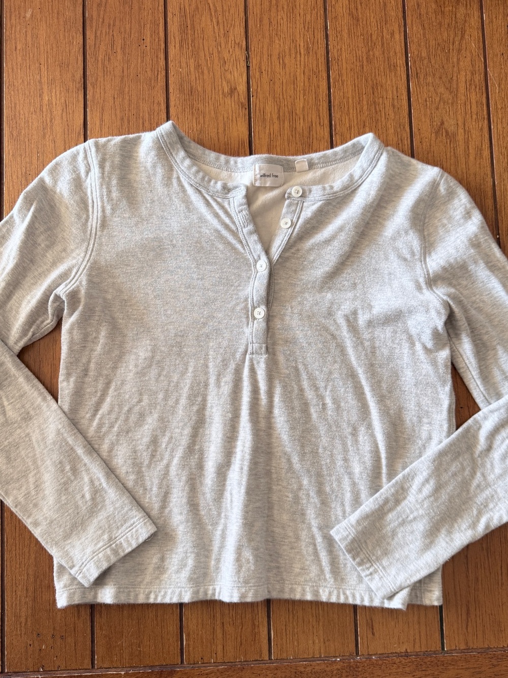 Aritzia Wilfred Light Gray Long-Sleeve Henley Top Casual Basicd